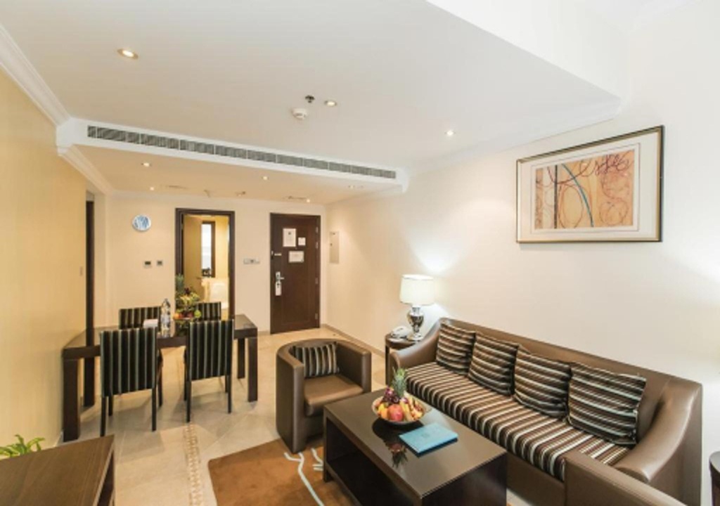 One Bedroom Apartment Queen